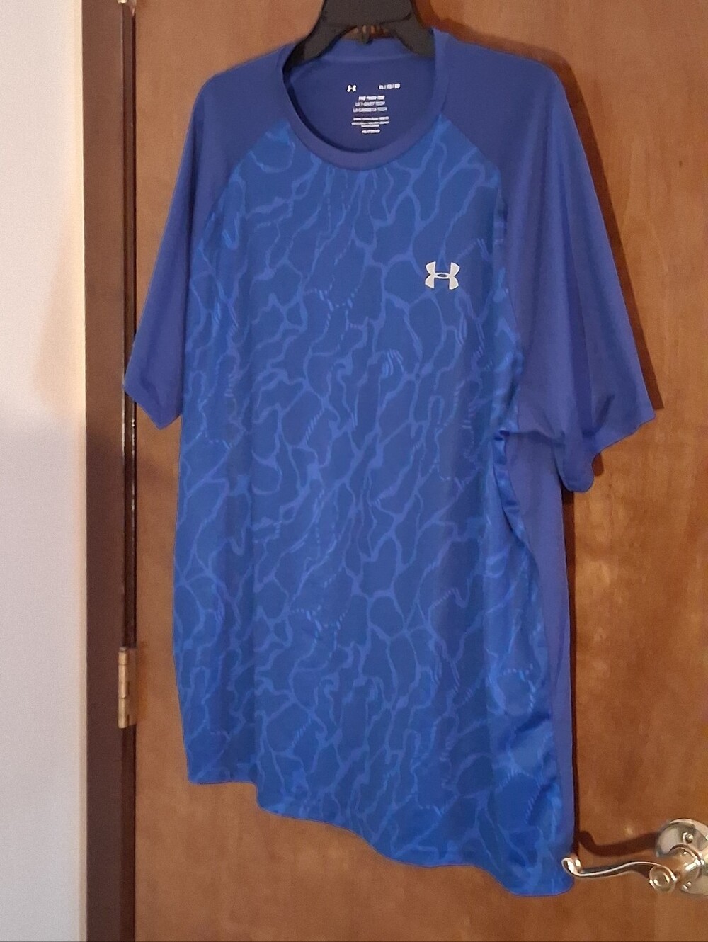 Under Armour Tech Tee Men’s XL Blue Camo Print HeatGear Loose Fit Short Sleeve